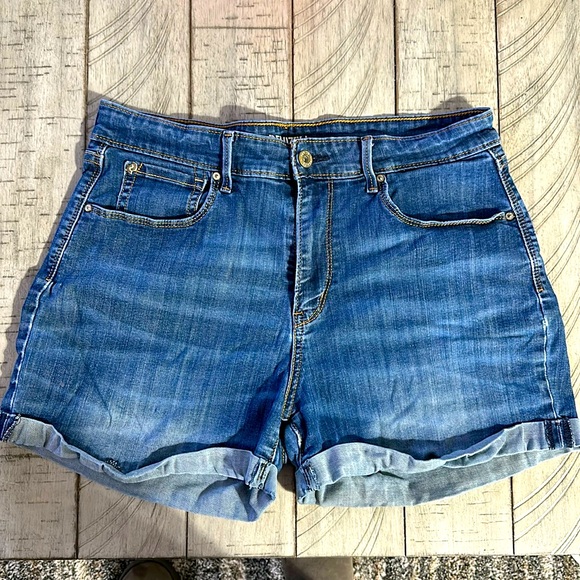♥️ Levi’s Denizen Jean Shorts - Picture 1 of 5